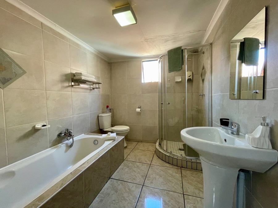 7 Bedroom Property for Sale in Collerville North West